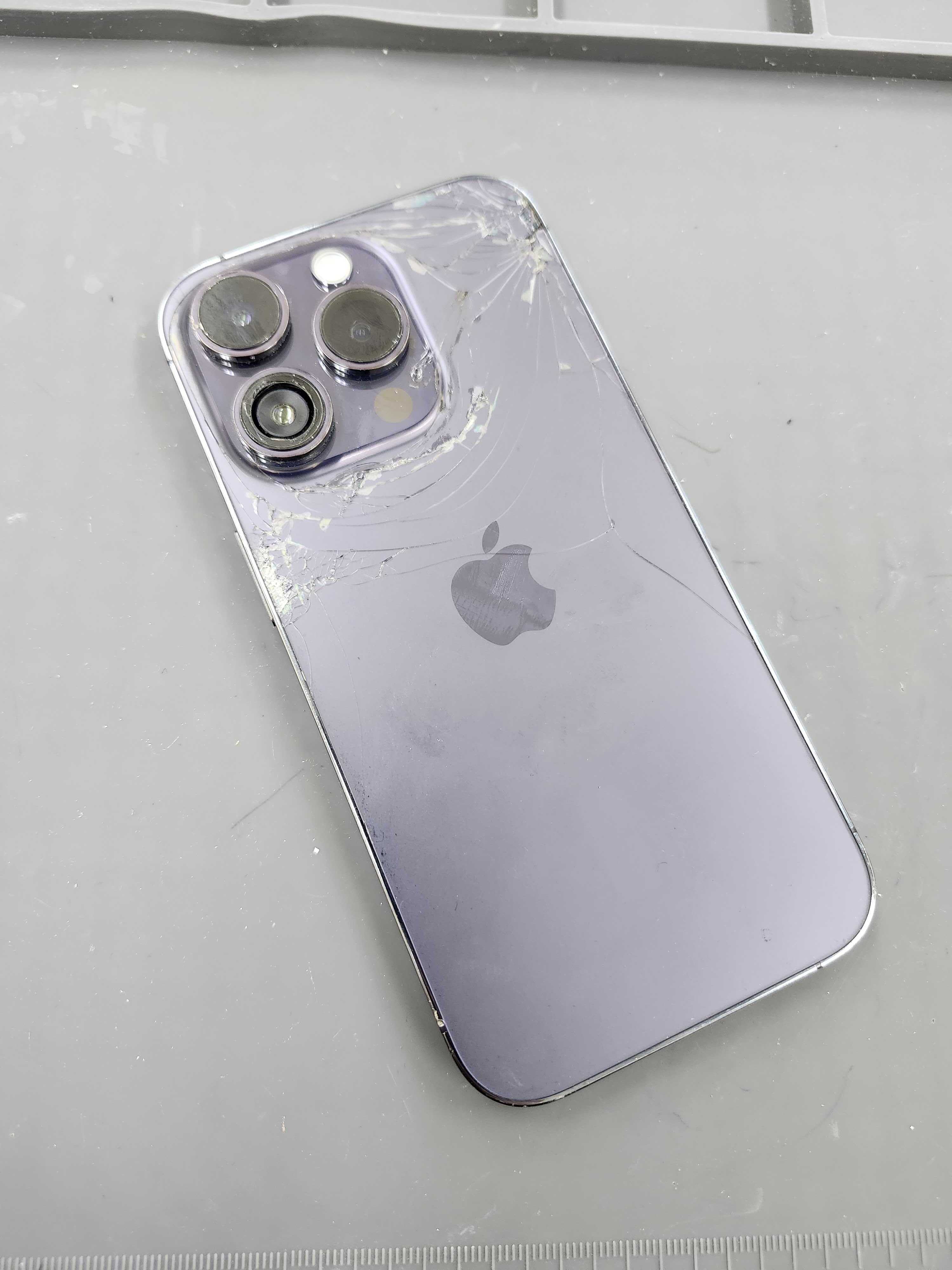 📱iPhone14 Pro 背面ガラス割れ】 豊川市で「背面交換も即日3時間